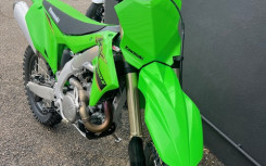 EXCEPTIONNEL DESTOCKAGE KX 450 X NEUVE DE 2022 