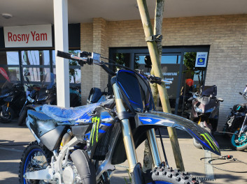 YAMAHA YZ125 MONSTER ENERGY