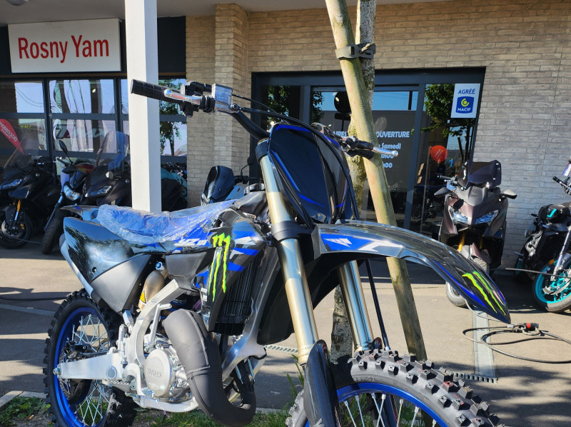 YAMAHA YZ125 MONSTER ENERGY