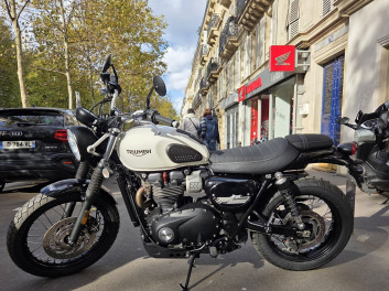 TRIUMPH SCRAMBLER 900